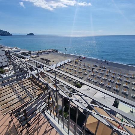 Hotel Miramare Spotorno Buitenkant foto