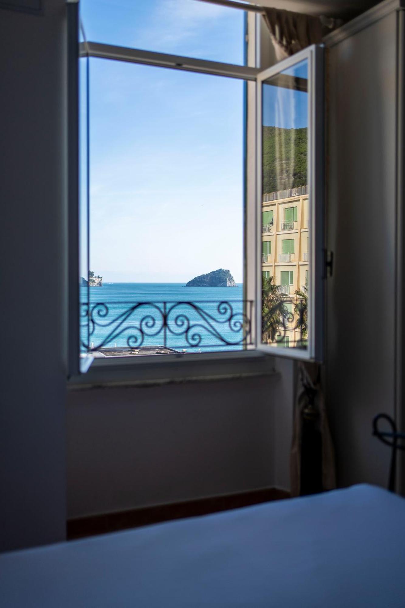 Hotel Miramare Spotorno Buitenkant foto