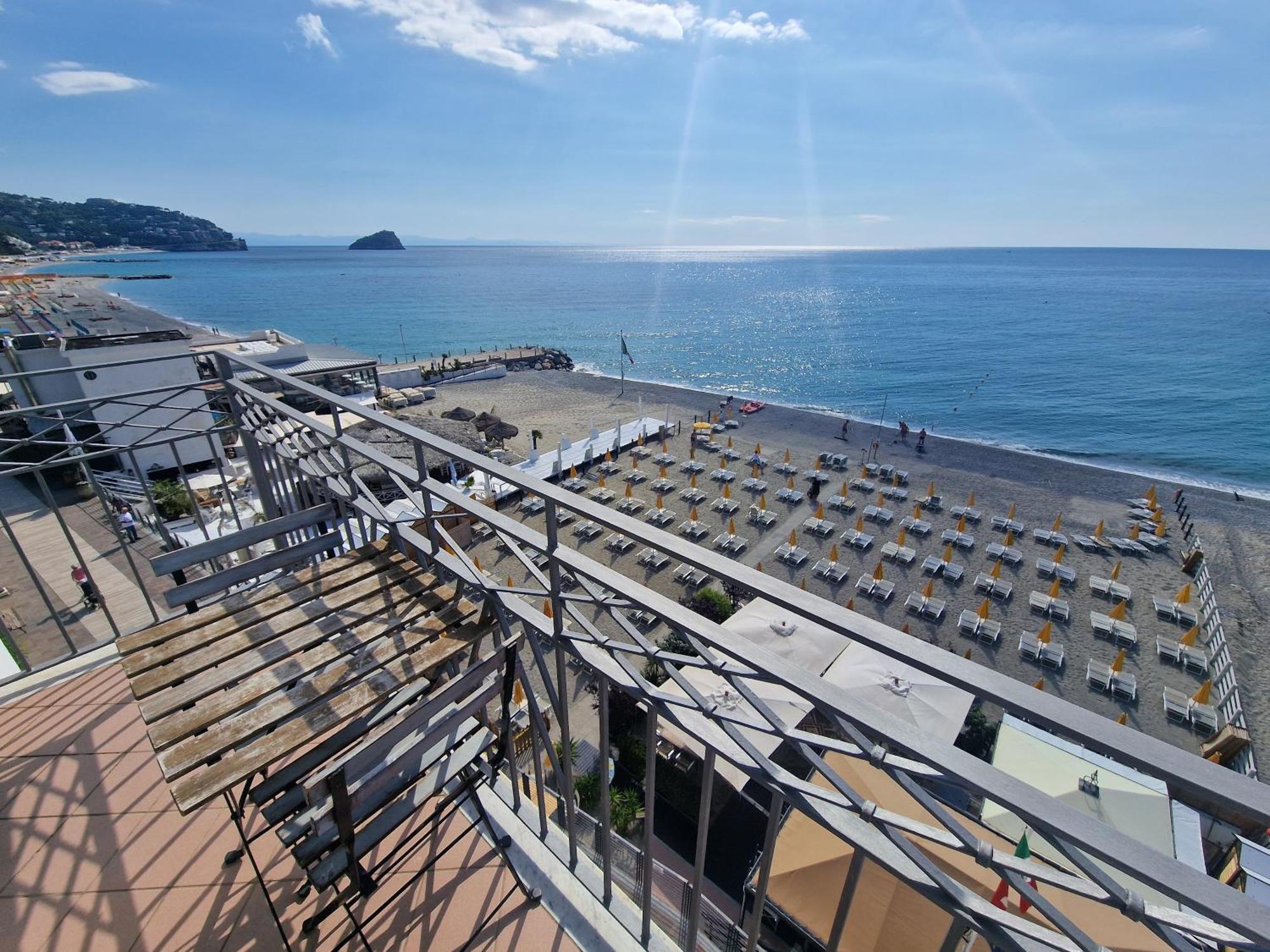 Hotel Miramare Spotorno Buitenkant foto