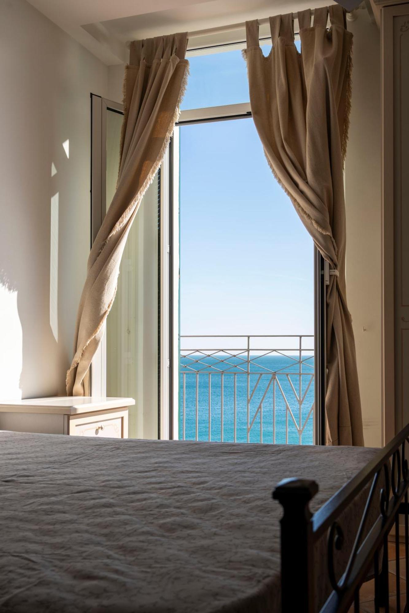 Hotel Miramare Spotorno Buitenkant foto