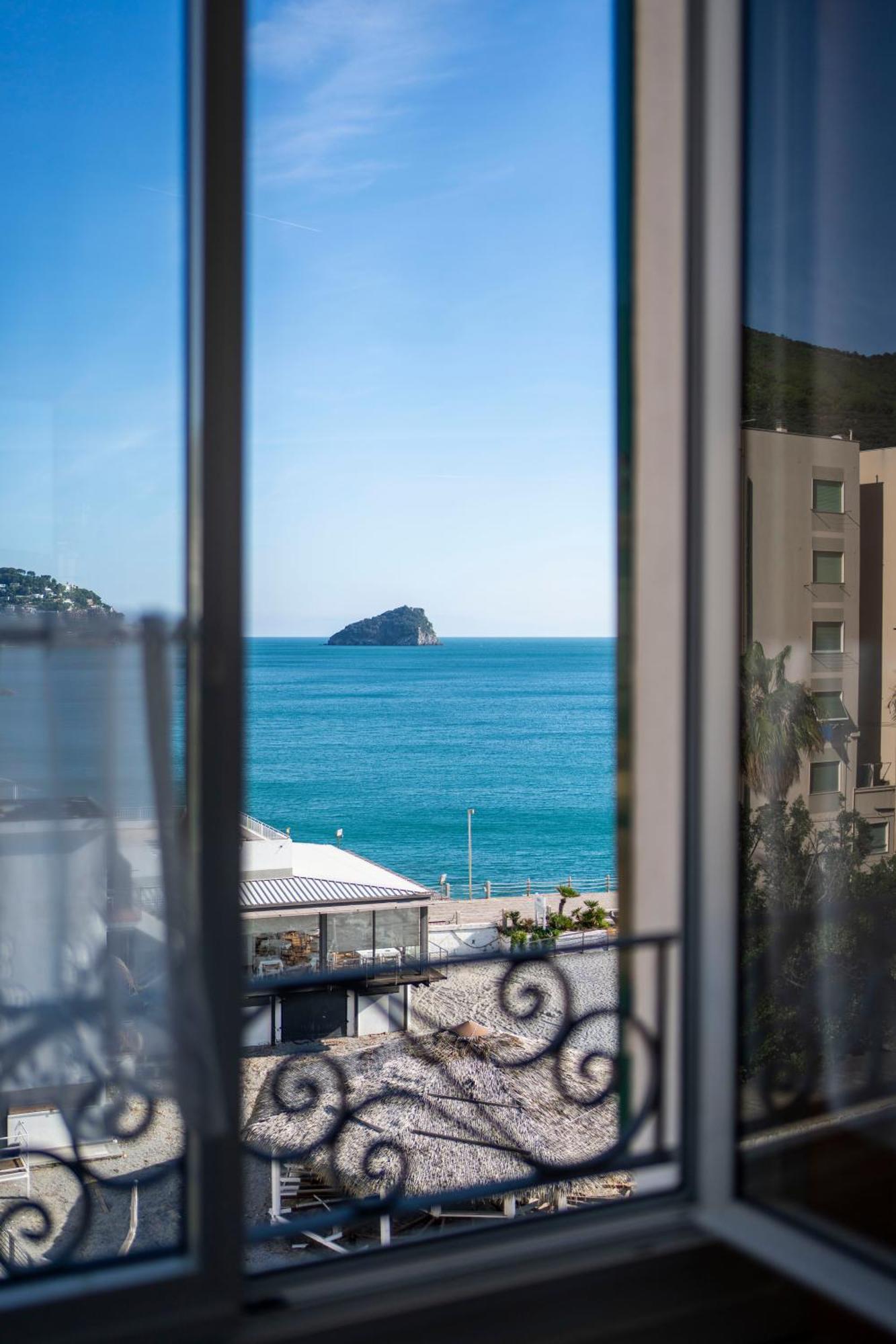 Hotel Miramare Spotorno Buitenkant foto