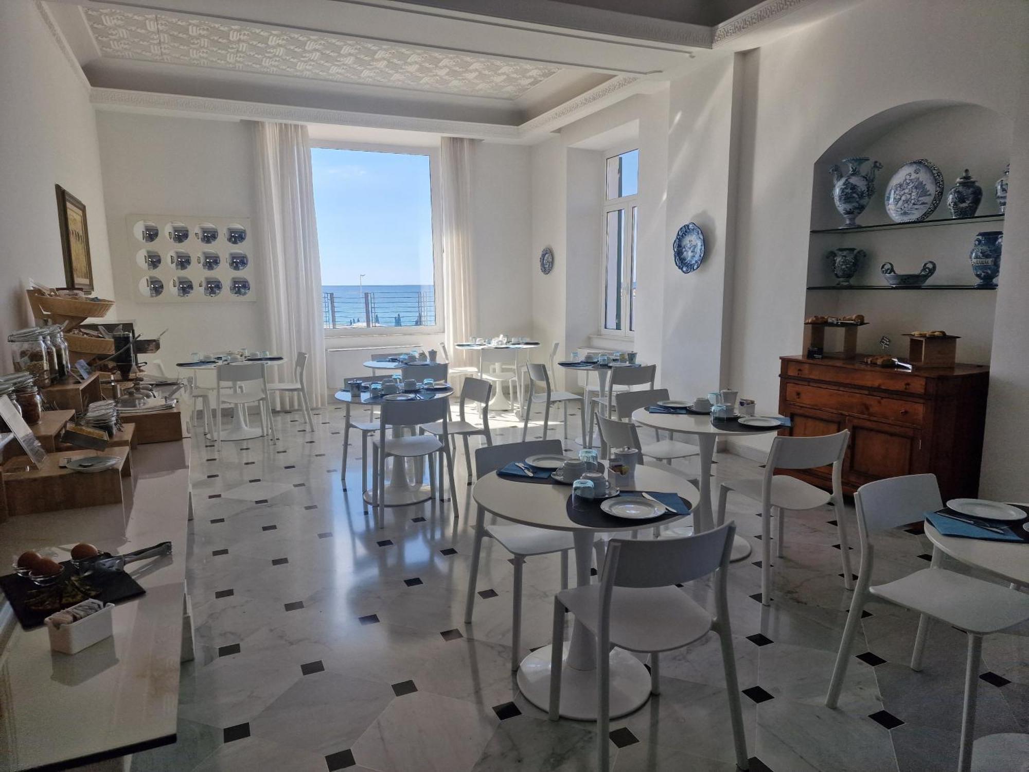 Hotel Miramare Spotorno Buitenkant foto