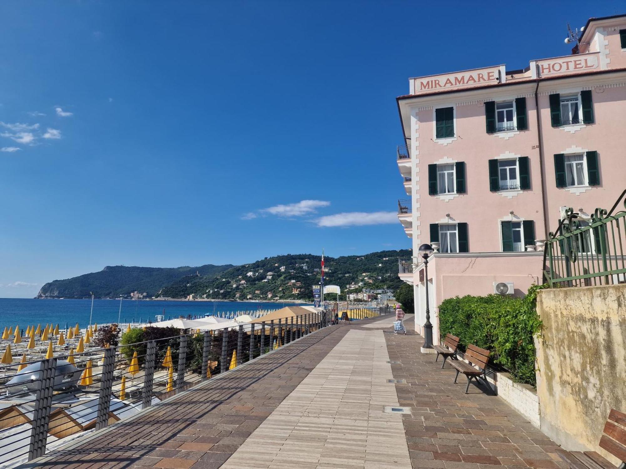 Hotel Miramare Spotorno Buitenkant foto